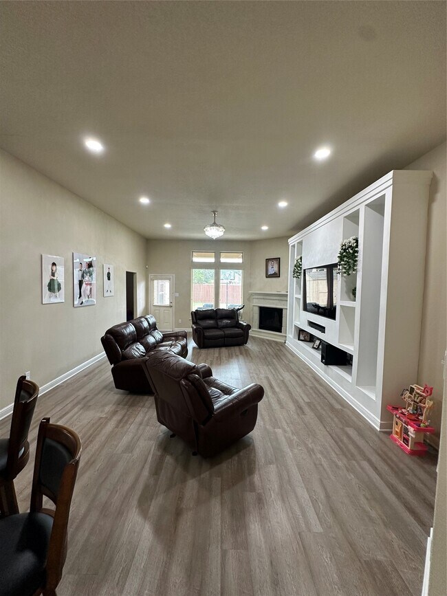 Building Photo - 18726 Bene Vista Dr