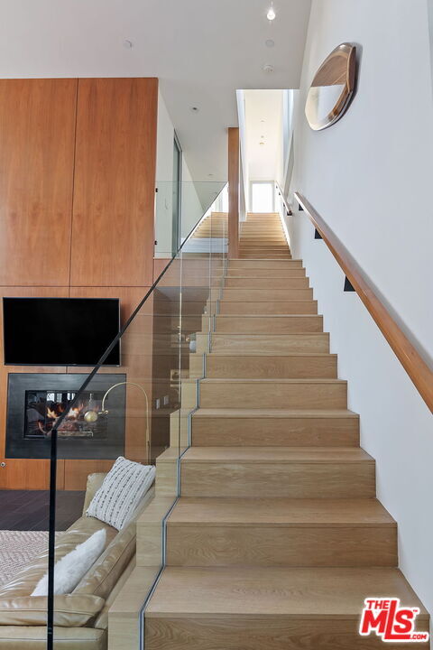 Building Photo - 1220 Cabrillo Ave