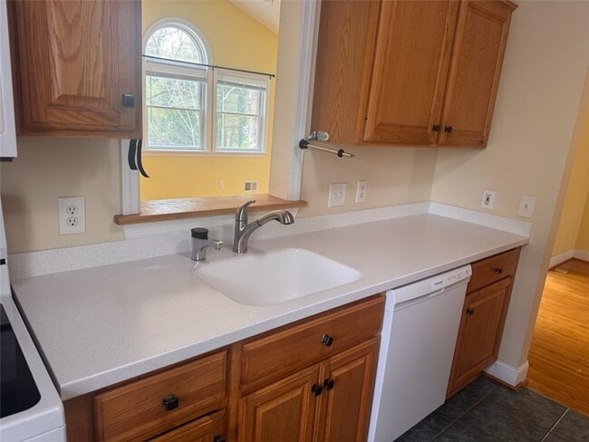 Building Photo - 74 S Main St