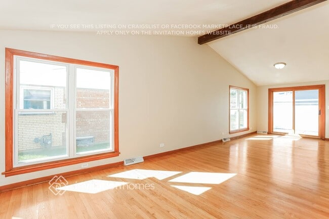 Building Photo - 10024 Mulberry Ave