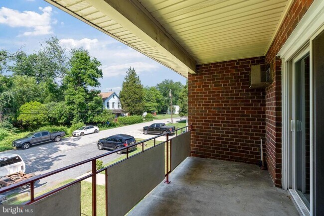 Building Photo - 6511 Brighton Ave