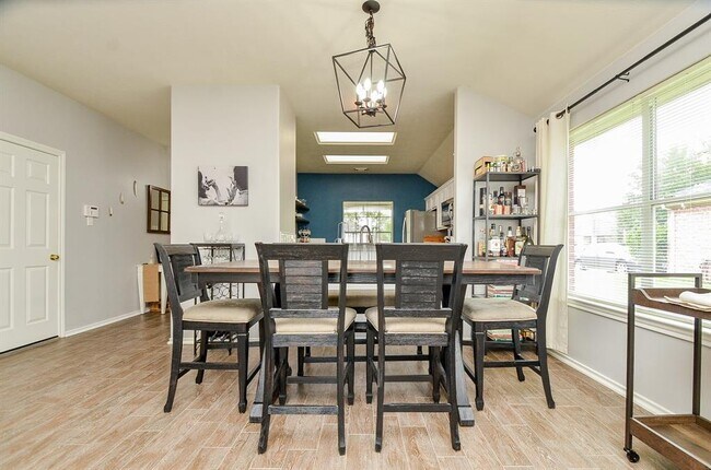 Building Photo - 24314 Leachwood Dr