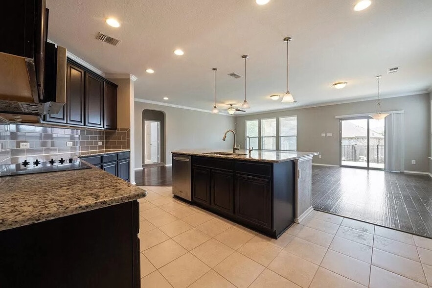 Building Photo - Room in House on Calla Lily Boulevard