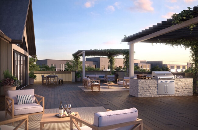 Rooftop Deck - 4325 Jackson Ave