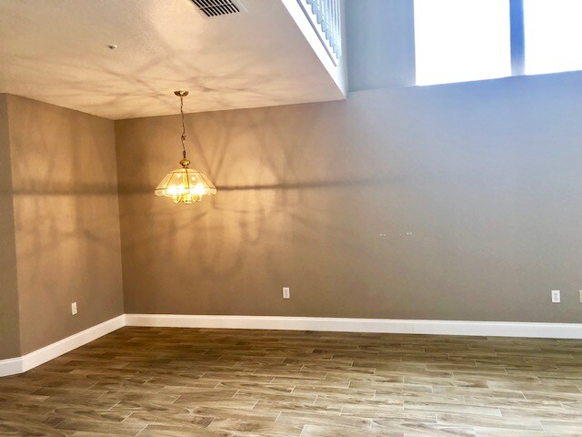 Building Photo - 1840 Bachman Way