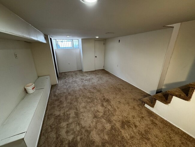 Building Photo - 2544 S Sartain St