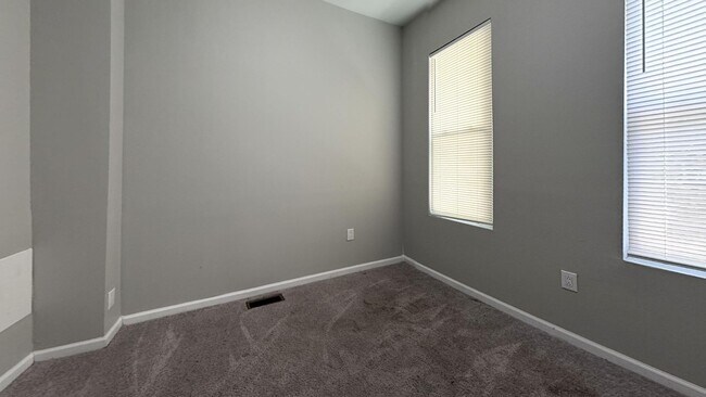 Building Photo - Move-In Ready 3BR Row Home in North Philly – Updated Kitchen & Bath