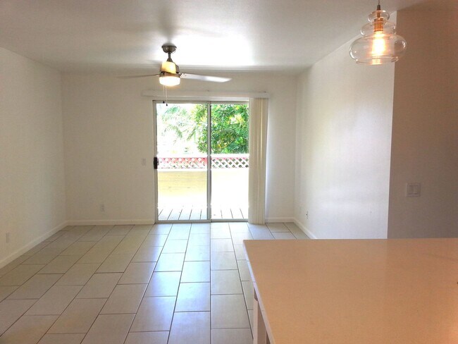 Building Photo - Modern 2-Bedroom, 2-Bath Condo in Fairway Terrace