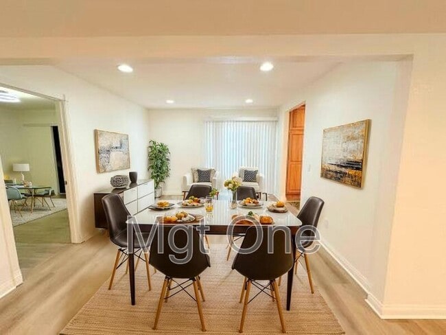 Building Photo - 13552 Poppy Pl