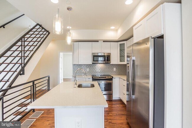 Building Photo - 3401 Hamilton St