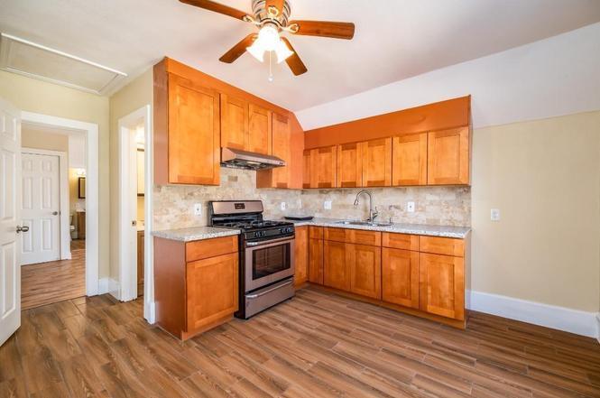 Primary Photo - 312 W Main St