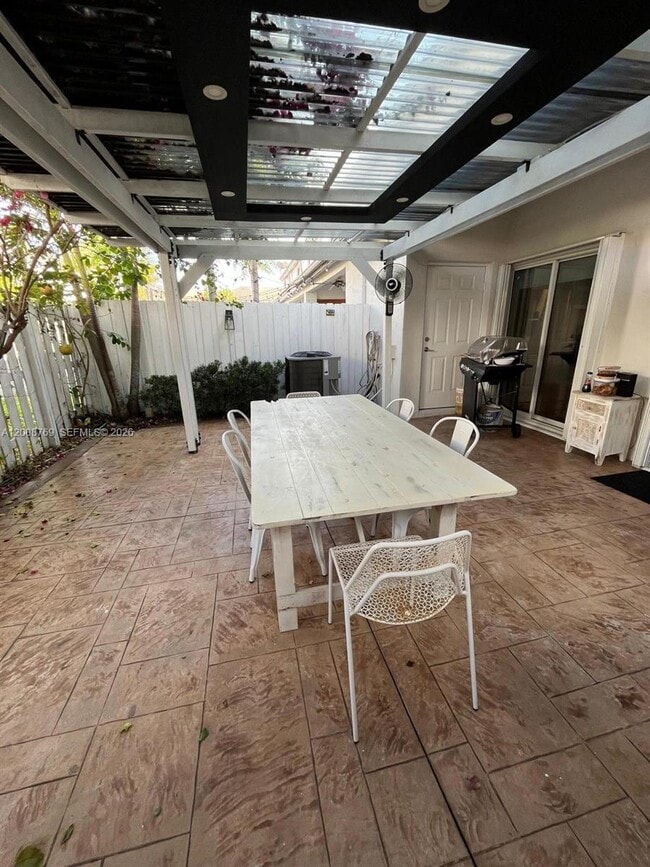 Building Photo - 7451 SW 163rd Ct