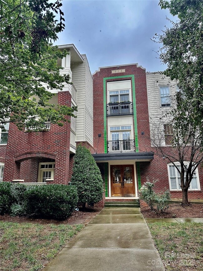 Building Photo - 518 Clarice Ave