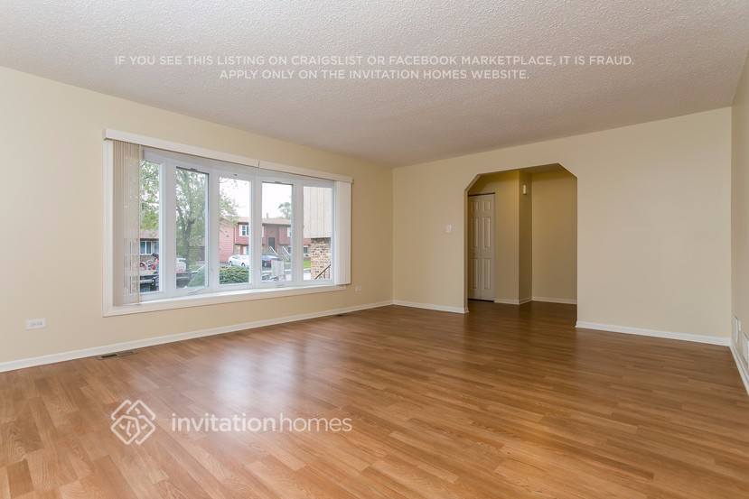Building Photo - 5138 Riverside Dr