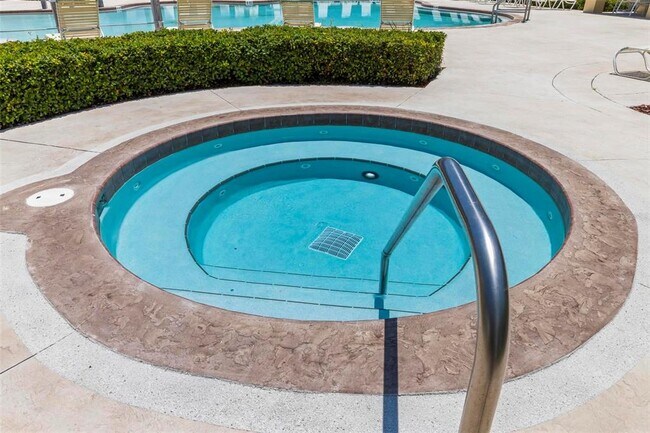 Building Photo - 100 Canopy Walk Ln