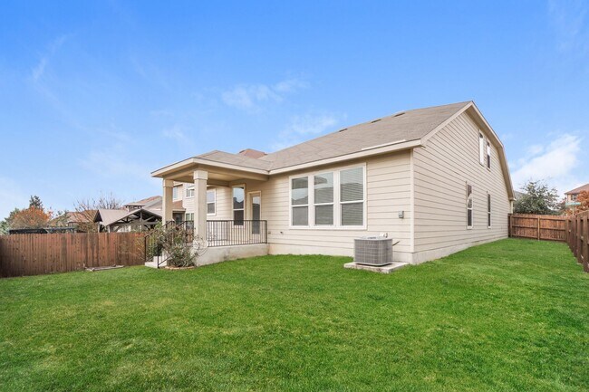 Building Photo - Gorgeous Home On Corner Lot