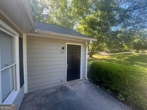 Building Photo - 160 Fair Oaks Dr