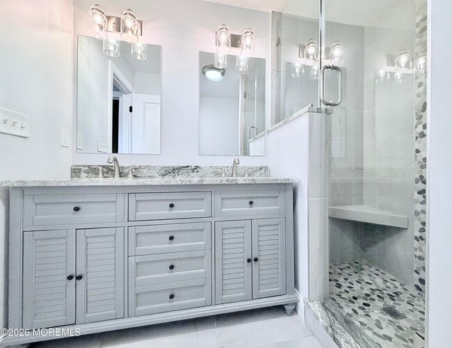 Building Photo - 7 Longfellow Ct