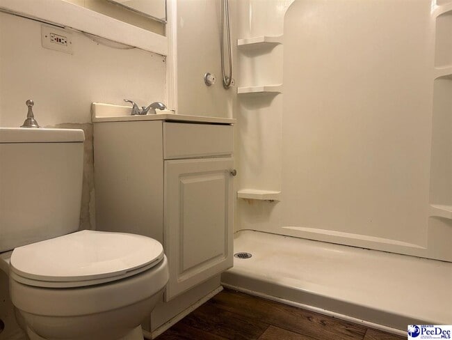 Building Photo - 848 Lynwood Dr