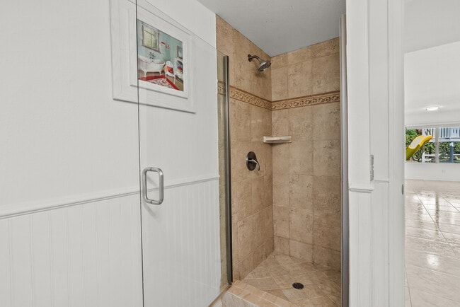 Building Photo - 7231 Spring Ct