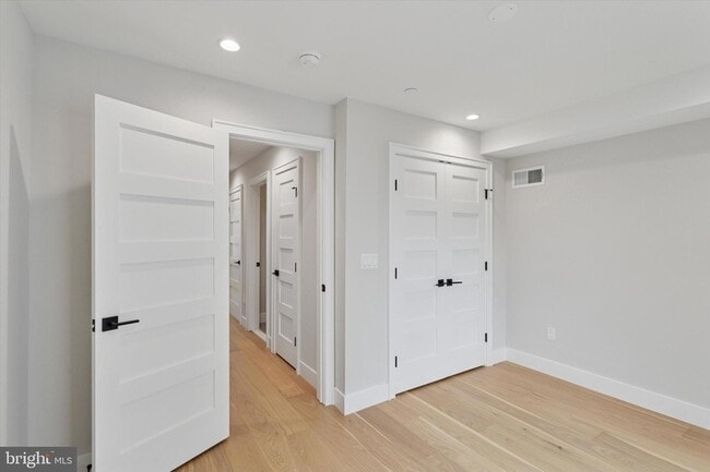 Building Photo - 2120 Bellmore St
