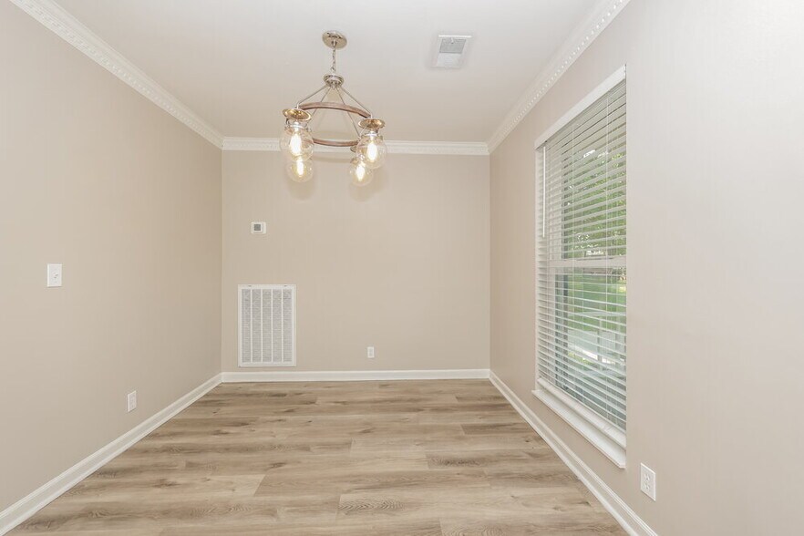 Building Photo - 520 Spring Garden Ct