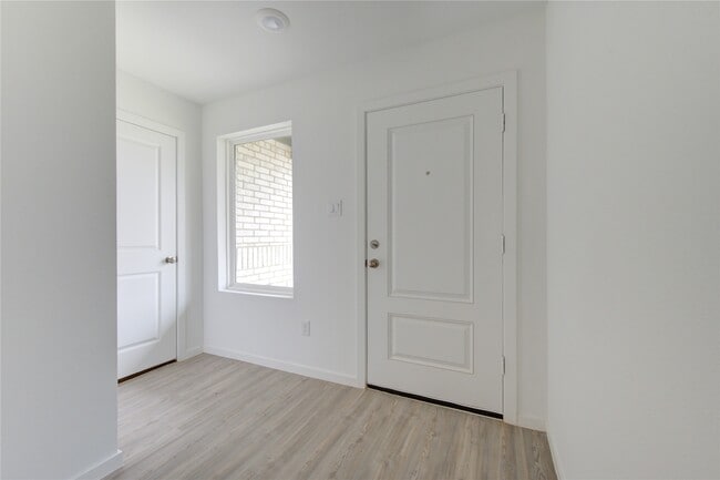Building Photo - 26811 Prairie Smoke Ln