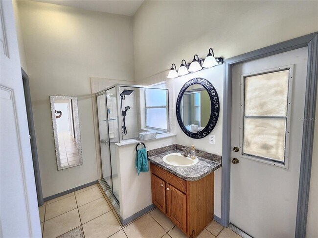 Building Photo - 2303 Laurel Pine Ln