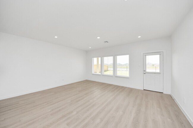 Building Photo - 8550 Tropical Breeze Wy
