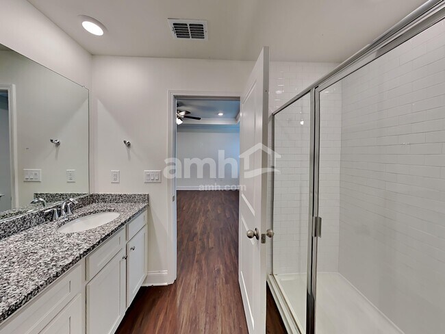 Building Photo - 572 Smt Vw Ln