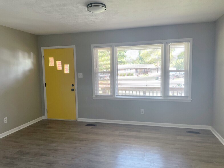 Building Photo - 4709 Cheltenham Rd