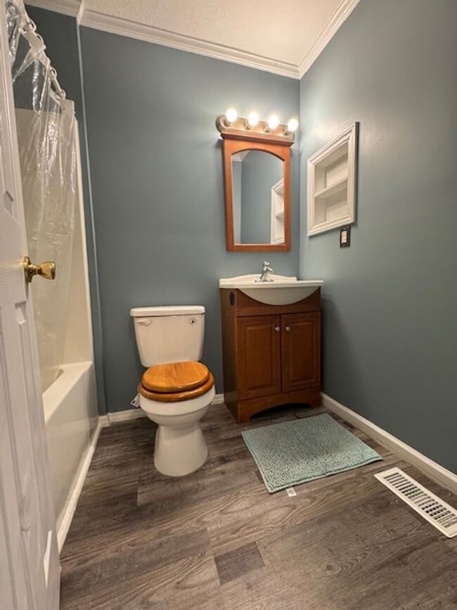 Building Photo - 112 Sandy Dr