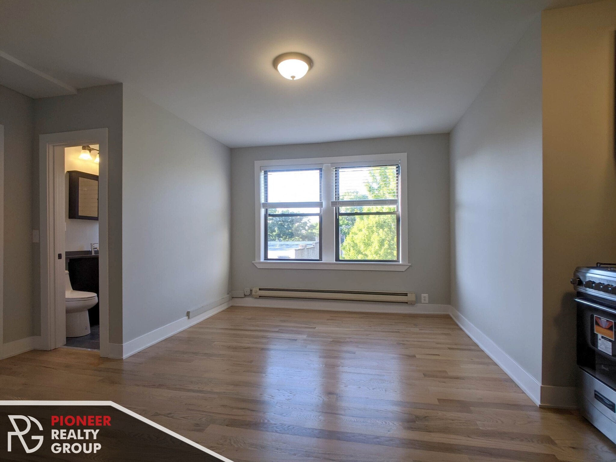 Building Photo - 4831 N Damen Ave