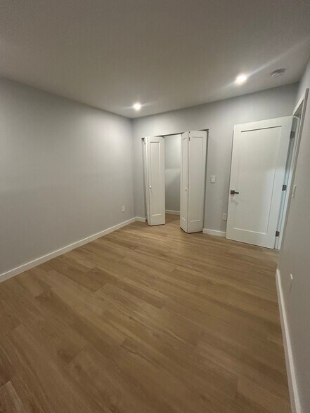 Building Photo - 6859 SW 37th St