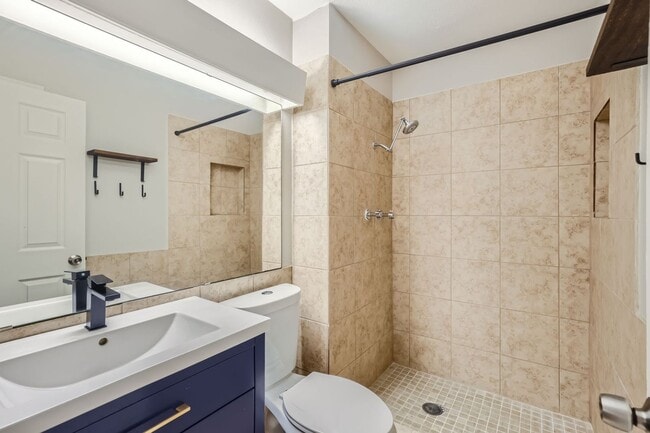 Building Photo - Ready for Move In! $250 off of the first full month's rent!