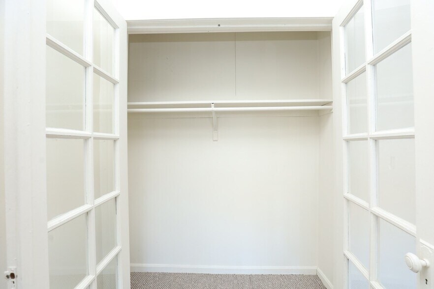 Building Photo - 3957 W Irving Park Rd