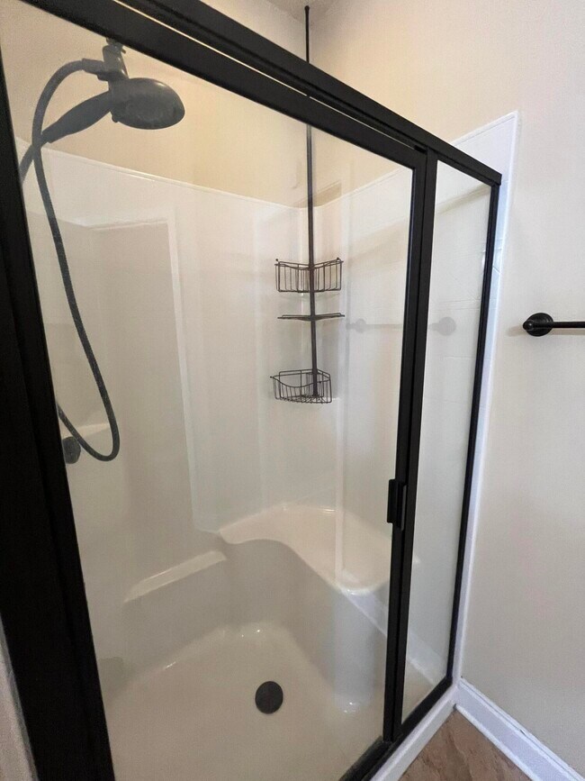 Building Photo - 808 Pine Alley St