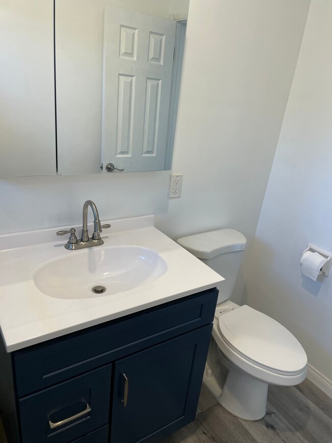 Bathroom - 1714 Grove St