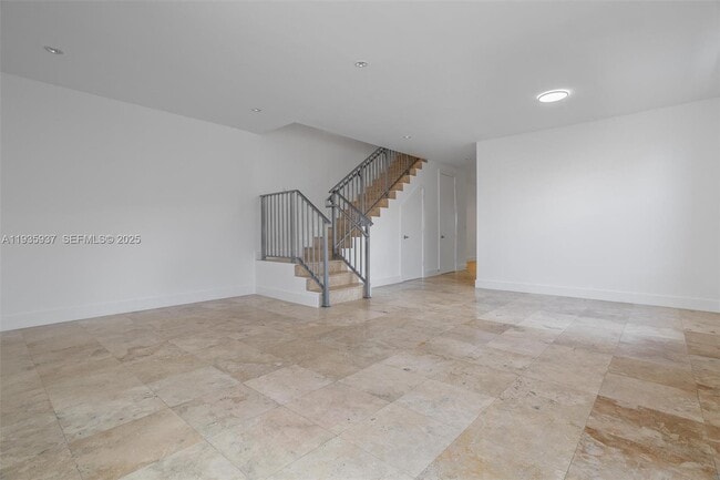 Building Photo - 2784 SW 34th Ave