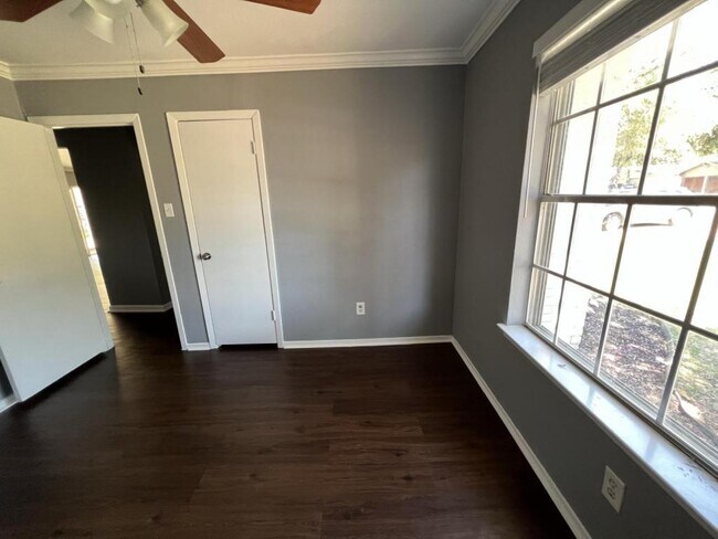 Building Photo - 3300 Winderemere Drive