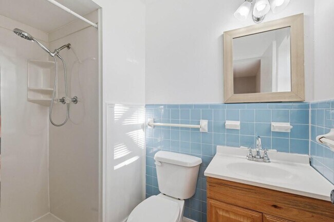 Building Photo - 106 N 9th St