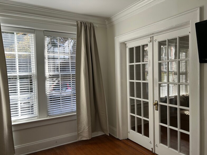 Building Photo - 61 16th St NE