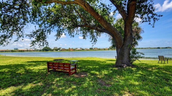 Building Photo - 470 Executive Center Dr