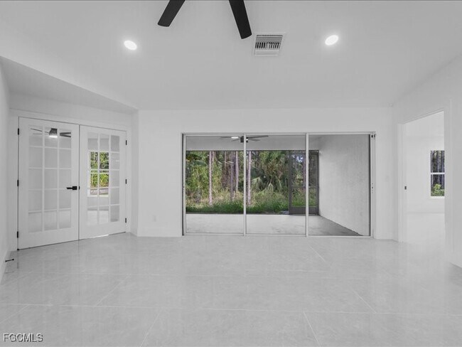 Building Photo - 741 Boulogne Ct