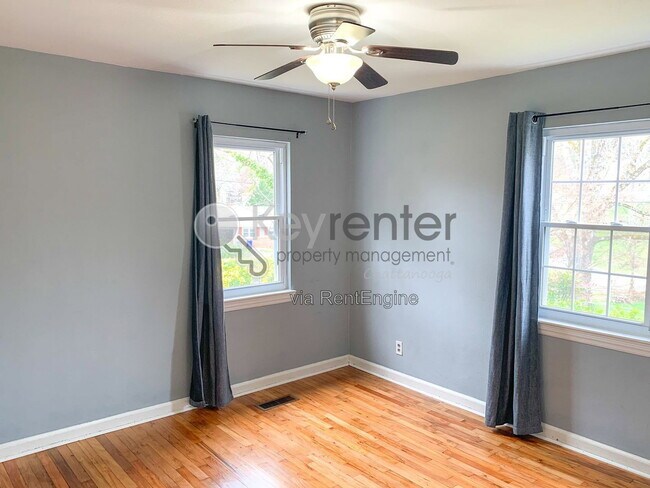 Building Photo - 1410 Elm St