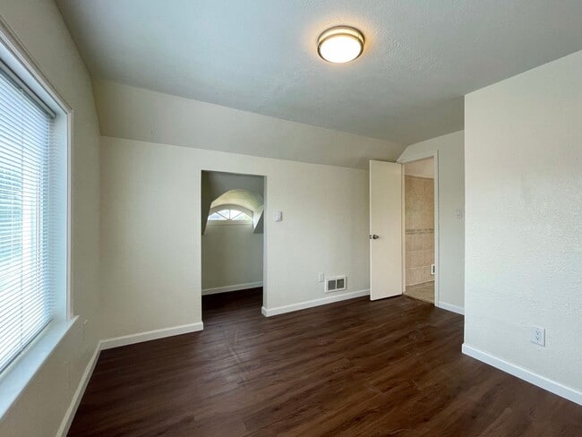 Building Photo - Great Home For Rent