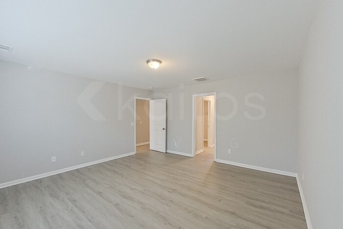 Building Photo - 112 Bluff Rd