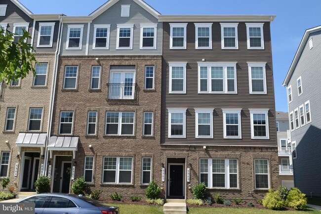 Building Photo - 6947 Stoddert Ln