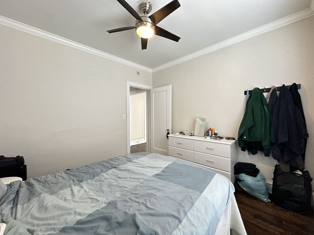 Building Photo - 327 Kedzie St