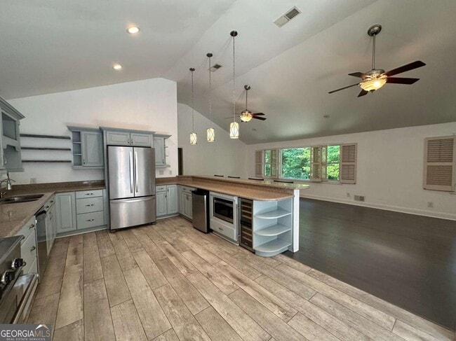 Building Photo - 345 Ridgeview Trail